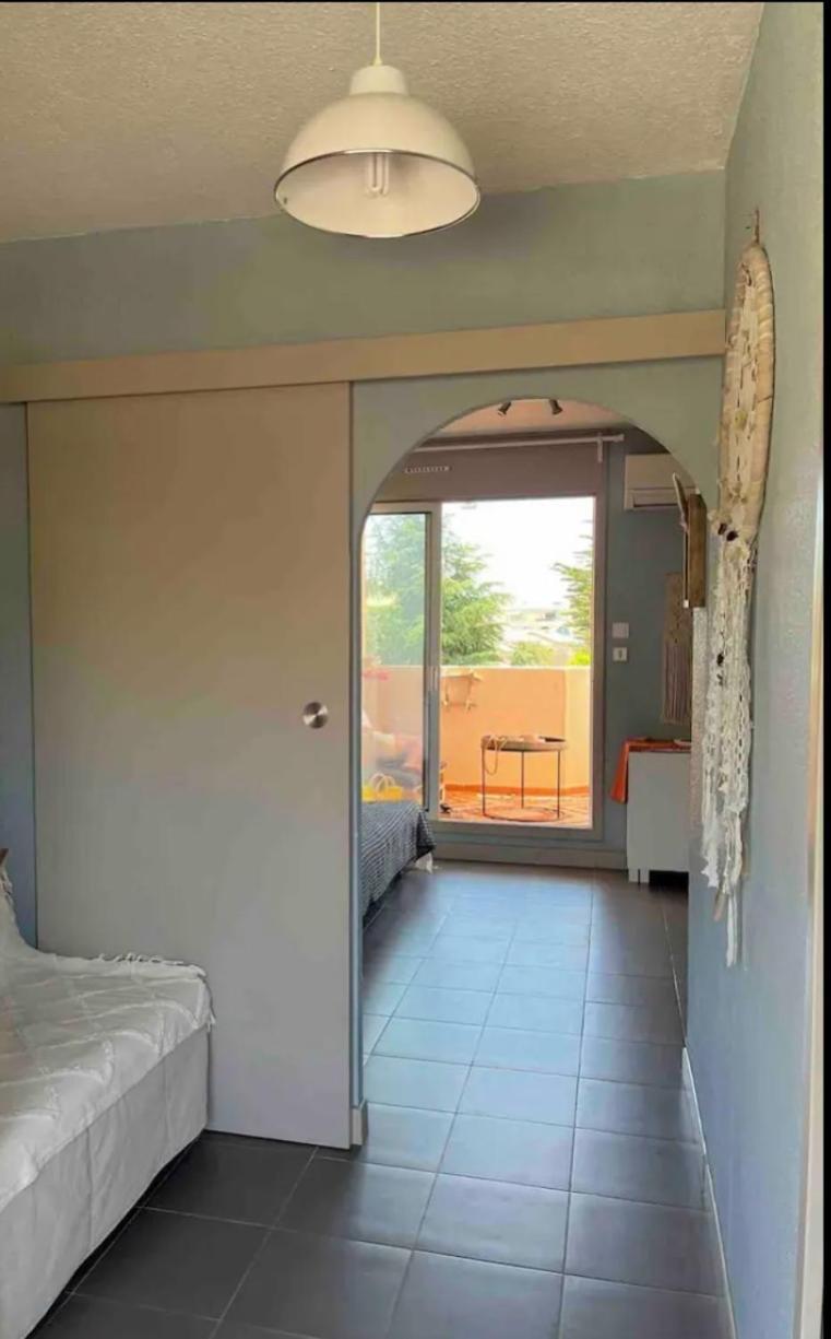 Sete, Studio Cabine,proche Mer , Clim, Wifi, Parking Prive *